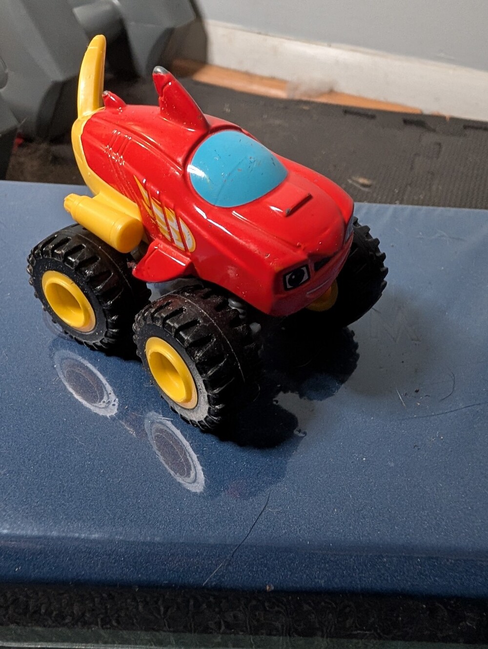 Blaze And The Monster Machines Shark Blaze Car